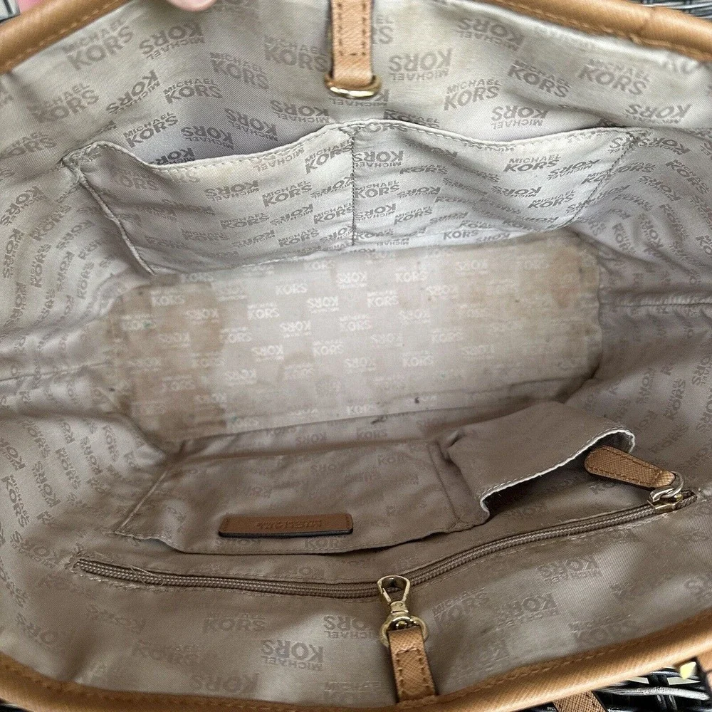 Michael Kors Jet Set Violet‎ Small Carryall Tote Wallet Logo Perforated Leather
